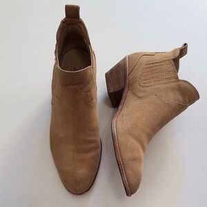 G.H. Bass & Co. Camel Suede Ankle Booties